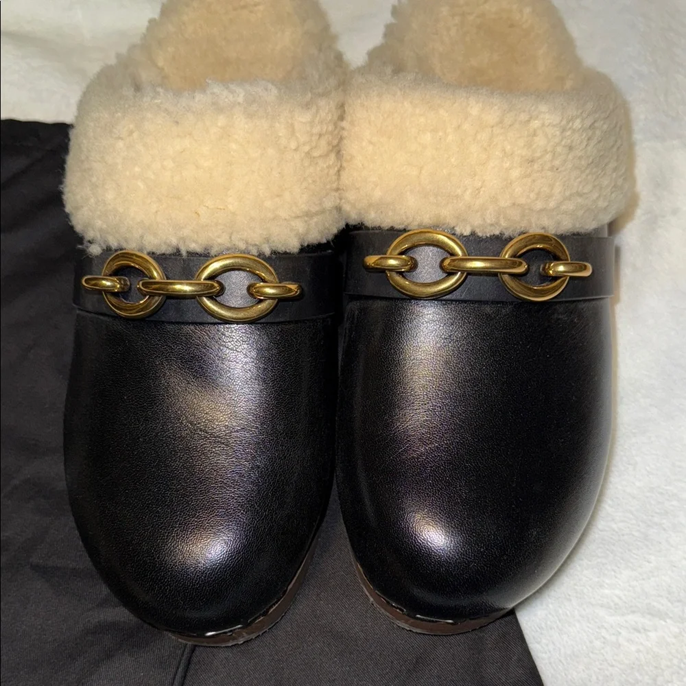 Saint Laurent Le Maillon Shearling Clogs in Black - Picture 4 of 16